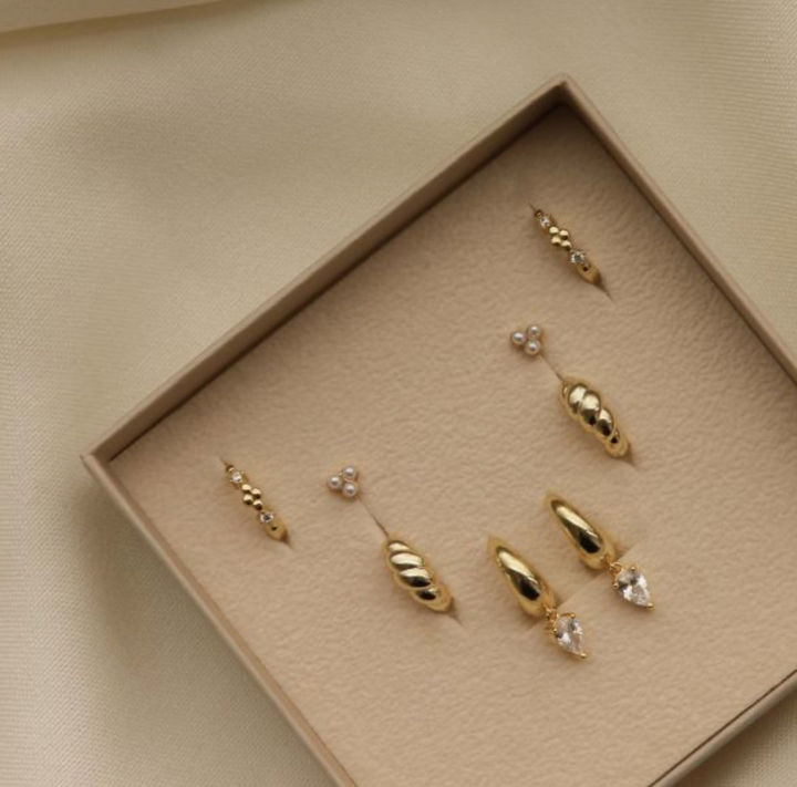 Karma Jewelry A168GP - Moo - Earrings Hoops Drops Zirconia Dames Oorbellen - 925 Sterling Zilver - 14K Gouden Plating - Goudkleurig - 20 MM