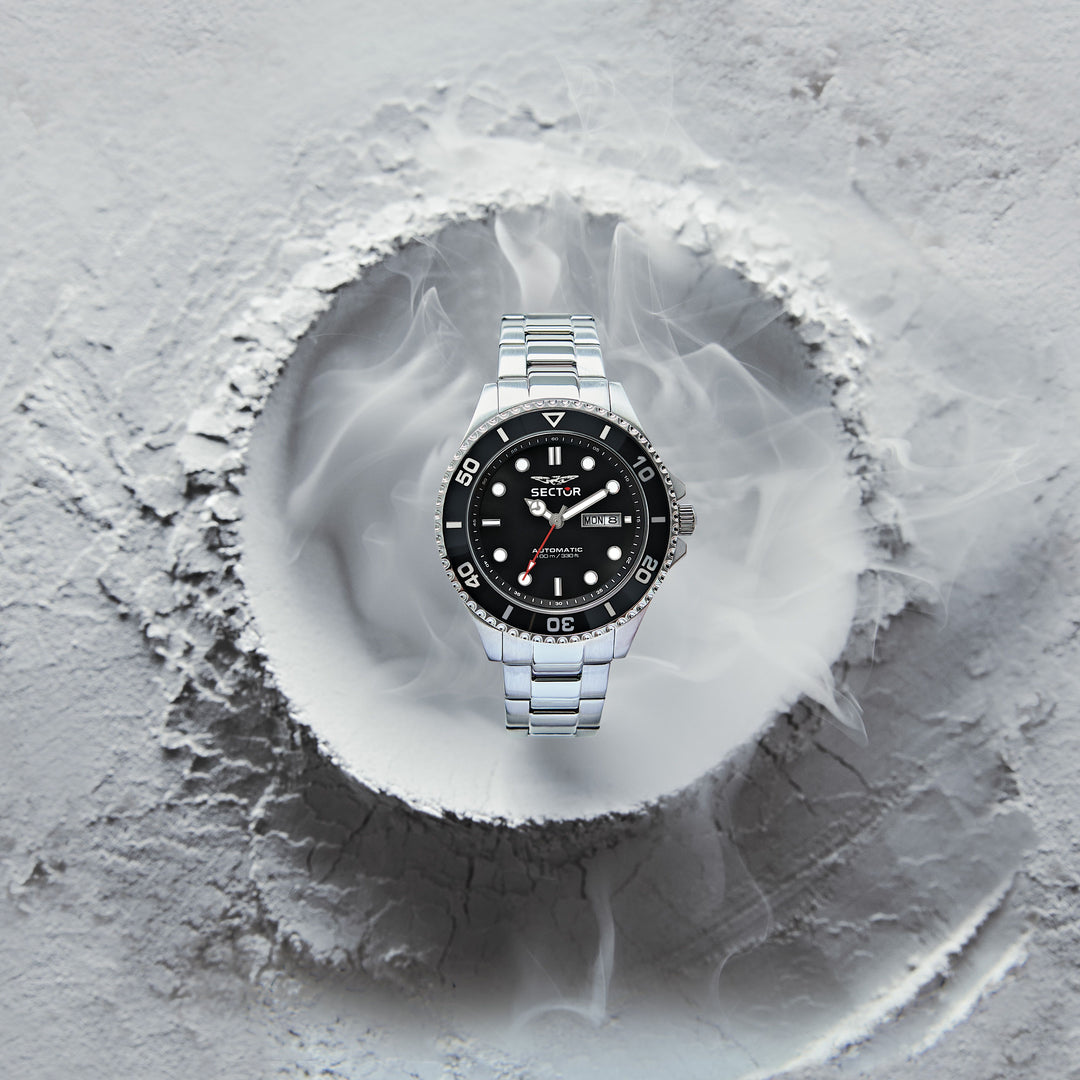 Sector No Limits watch R3223161021 230 Automatic Collection - Herenhorloge - 43 MM - Zilver/Zwart