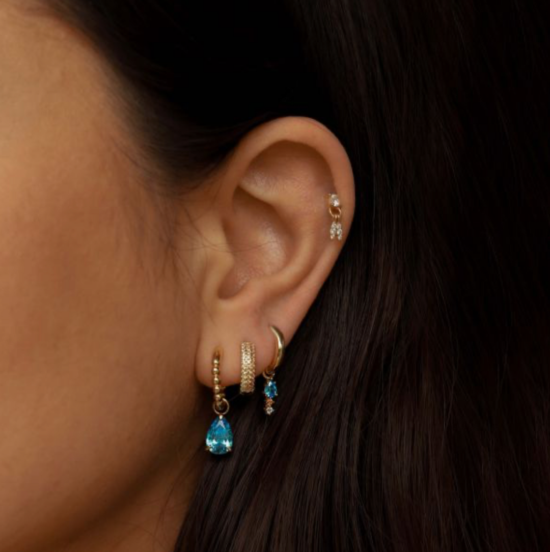 Karma Jewelry A106GP_LB - Hinged Hoops Zirconia Anna - Oorbellen Dames - 925 Sterling Zilver - 14K Gouden Plating - Helder Blauw - 26 MM