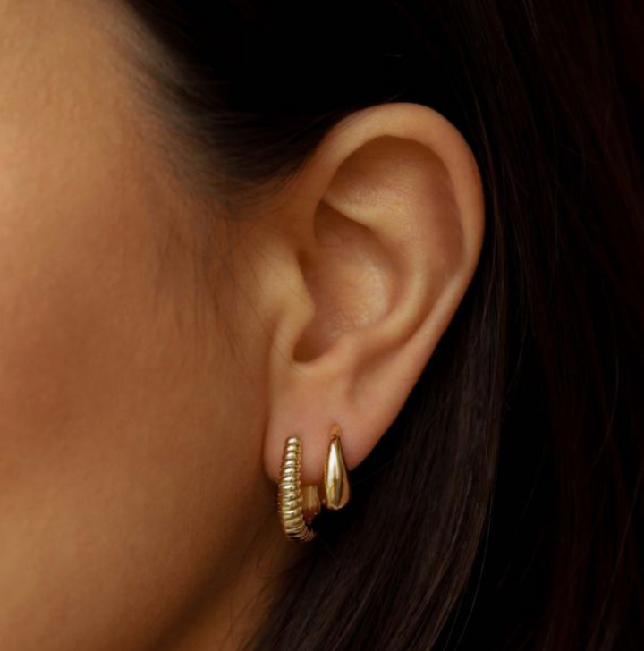 Karma Jewelry earrings H484S - Dames Oorbellen - Hinged Hoops Olia Twist - Zilver - 18 MM