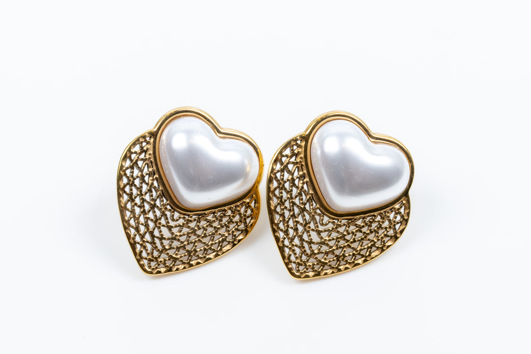 Label Deluxe Bijoux oorbellen LDLGOheartpearl01 - Dames Oorbellen - Hearts Stud - Wit/Goud - 20mm