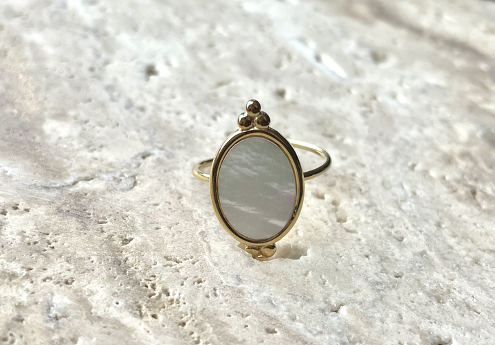 Label Deluxe Bijoux ring OV01G - Dames Ring - Oval Mother of Pearl - Goud - Verstelbaar