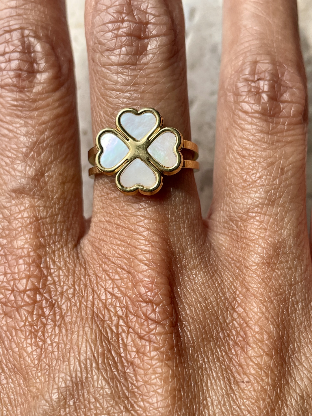 Label Deluxe Bijoux ring CH01G - Dames Ring - Clover Hearts Mother of Pearl - Goud - Verstelbaar