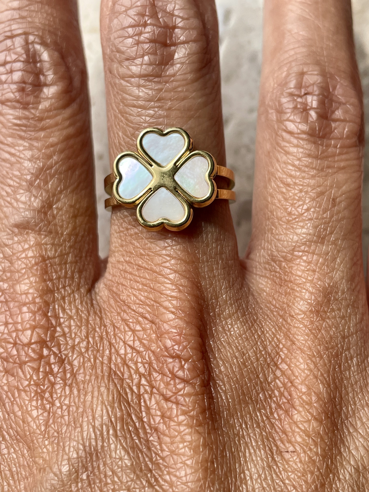 Label Deluxe Bijoux ring CH01G - Dames Ring - Clover Hearts Mother of Pearl - Goud - Verstelbaar