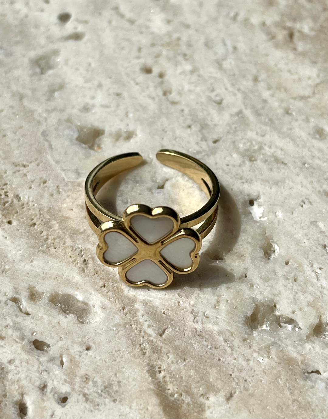 Label Deluxe Bijoux ring CH01G - Dames Ring - Clover Hearts Mother of Pearl - Goud - Verstelbaar