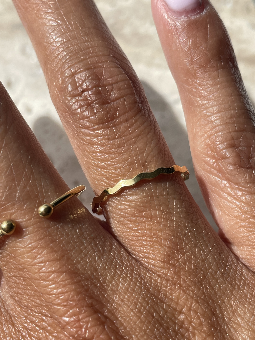 Label Deluxe Bijoux ring MW01G - Dames Ring - Mini Wave - Goud - Verstelbaar